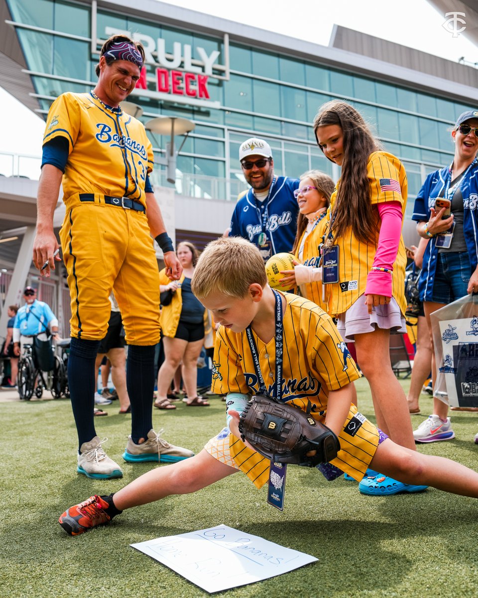 TargetFieldEVNT's tweet photo. This weekend is off to a BANANAS start! 🍌

Limited tickets are still available for this weekend - including all-inclusive options!

You don't want to miss this https://t.co/DaB8yvjWWW https://t.co/66lKN32xzR