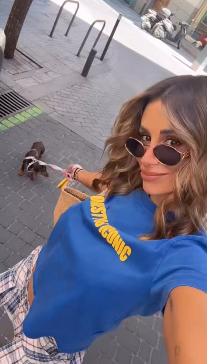 Rocio82064731's tweet photo. Nuestra Cris de paseó con su bebé Coffee 😍 

#CrisPorta7AG #TeamPorta 🤍🤎 https://t.co/xgPnE1pvrn