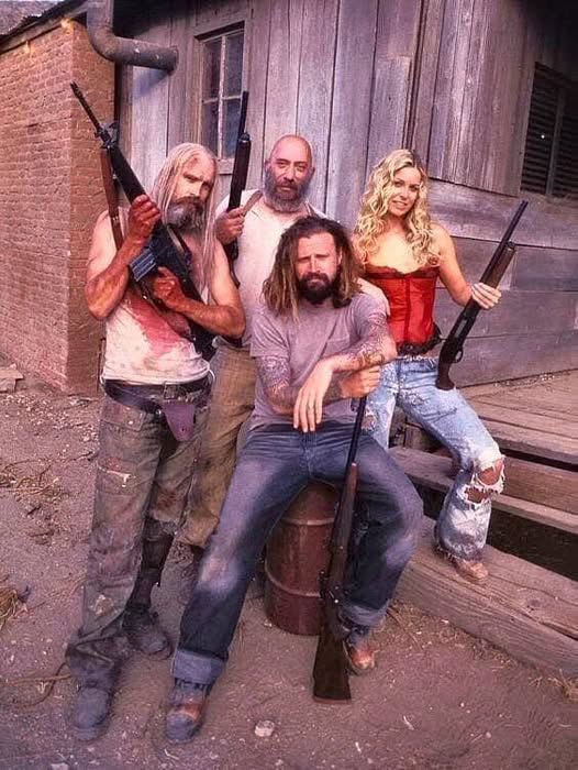SewerZombies's tweet photo. The Devil's Rejects! #robzombie #devilsrejects #BlackMonday https://t.co/UnDzkcHkBQ