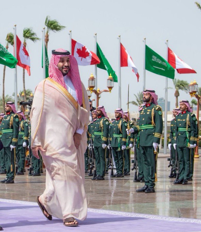 saloom_00100's tweet photo. #ولي_العهد_الأمير_محمد_بن_سلمان 
#اتفاقيه_مكة_للدفاع_المشترك 

🇸🇦 هيبة قائد 
صورة تختصر الكثير… عزيمة، حضور، وثقة بمستقبل وطن عظيم.
حفظ الله سمو ولي العهد، وأدام على وطننا الأمن والعز والازدهار⚔️🤍 https://t.co/YNezswiUZi