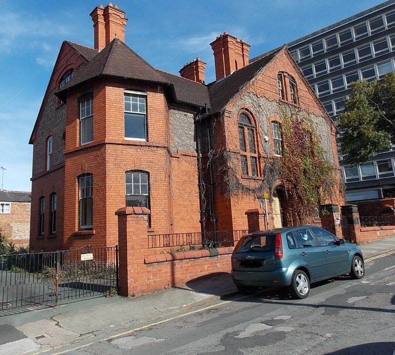 thevicsoc's tweet photo. 🧵The Vic Soc is concerned at the proposal to demolish Kirkton House, a Victorian villa, in Chester's City Conservation Area and we've objected. Object now: planning@cheshirewestandchester.gov.uk use reference no: 26/01658/FUL
📷 L: Jaggery CC BY-SA 2.0 R: Jeff Buck CC BY-SA 2.0 https://t.co/DO8JpilgKX