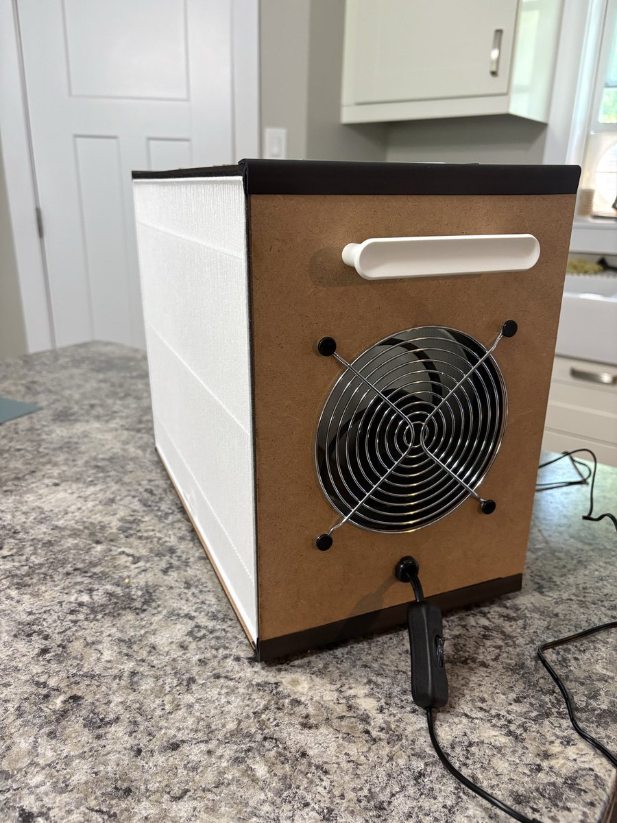 yogastephy's tweet photo. Finally had a chance to assemble my Northbox kit. I bought it for my adult kids to use when they need something portable they can easily take with. I love that it uses ikea filters! It’s lightweight & has a handle. Easy to assemble!#CleanAirForAll https://t.co/O8NOEVxwrc