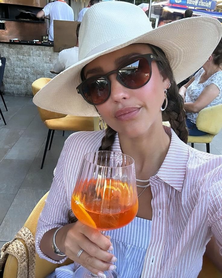Jessicaalba346's tweet photo. Good morning to you sweetheart 💋🌞 
#Newprofilepic https://t.co/uEeAIkSeyZ