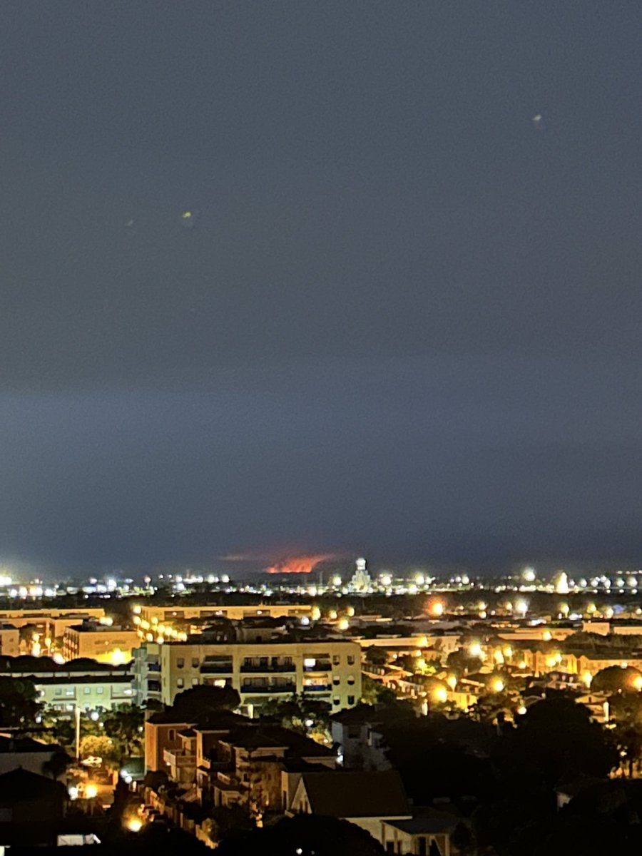 adozarandieta's tweet photo. El incendio de Niebla, desde Punta Umbría. https://t.co/rgoYDYjRbH