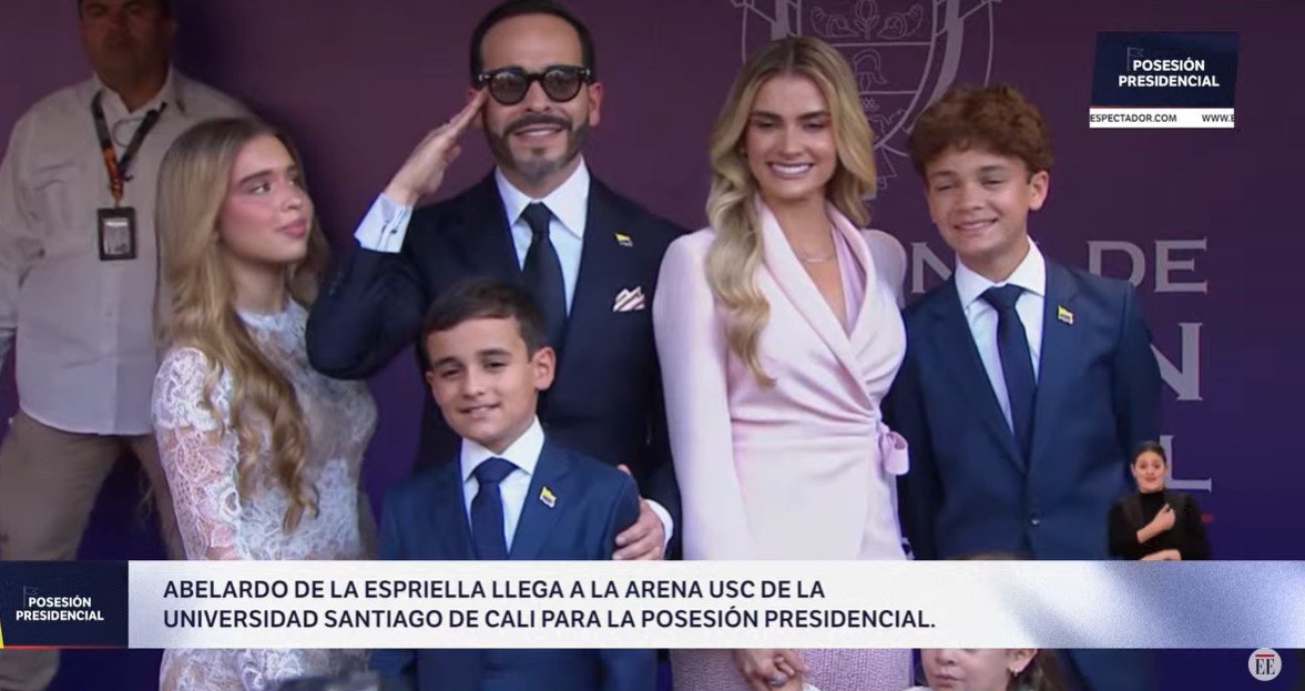MargaritaRepo's tweet photo. La familia que gobernar a Colombia por los próximos 4 años. 

Se siente la esperanza en las calles. Todos los éxitos a @ABDELAESPRIELLA, inicia la Patria Milagro. https://t.co/5GyEr0T8aU
