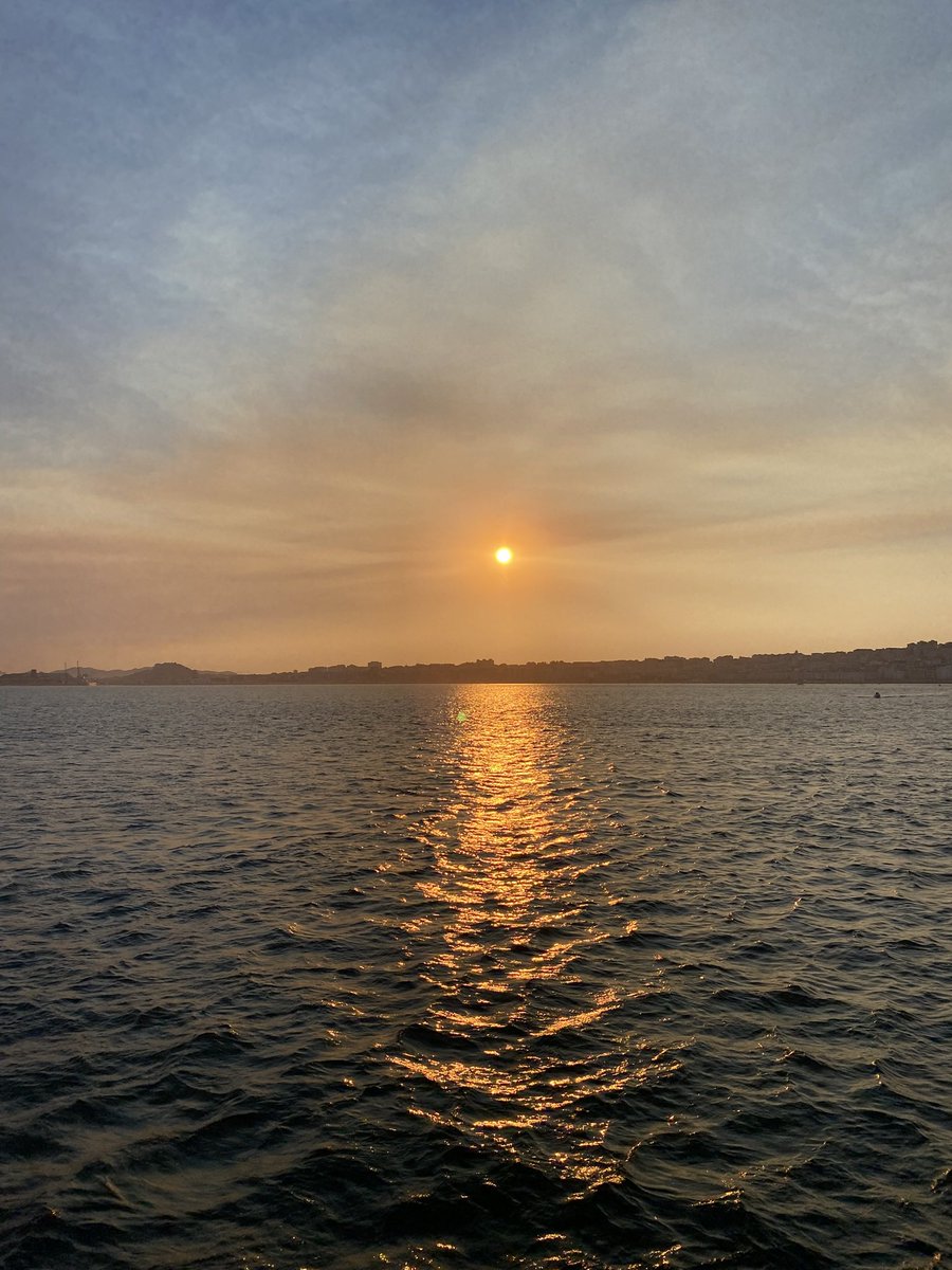 Mercedesrotea_'s tweet photo. Vinitos y atardeceres 🌅 https://t.co/C1WGOXpqpt