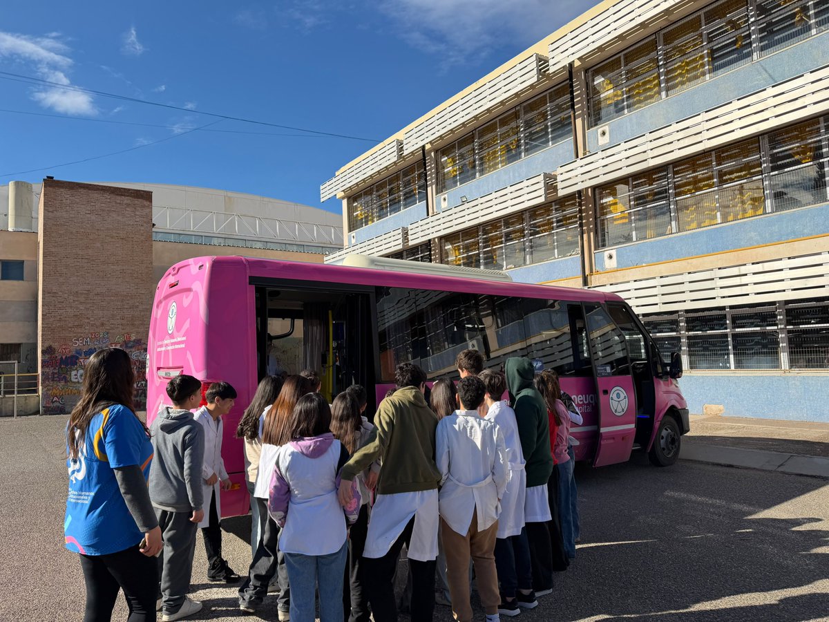 IsabelMosna's tweet photo. Desde la Subse de Discapacidad brindamos el Taller de #DiversidadFuncional a estudiantes de 6° y 7° del IFD N°12.
💬Charlamos, reflexionamos y cambiamos la mirada para seguir construyendo espacios educativos más inclusivos.
#PrimeroNeuquen
@GiovanettL @MarianoGaidoOk @DDHH_RI_CI https://t.co/R8vPVC36zt