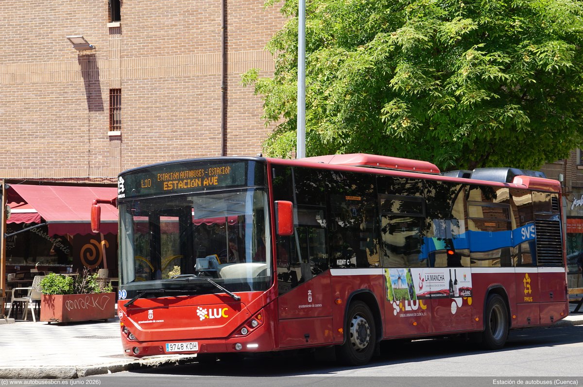 AutobusesBCN's tweet photo. Llegamos a #Cuenca, para ver cómo ha quedado definitivamente su red urbana. Se quedan las líneas 1, 2, 5, 6 y 10 con dos vehículos x línea. 100% eléctricos #Alfabus de 12m. y vimos solo 1delos2 que hay de 8m. E incompresiblemente la lanzadera 10 con los autobuses más veteranos https://t.co/MTdrM931Vo