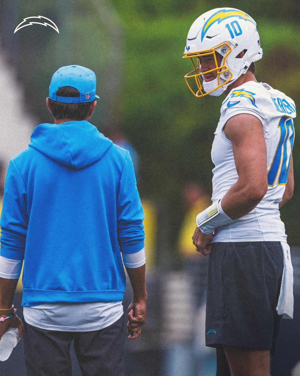 chargers's tweet photo. these two football minds >> https://t.co/G0UvKKrsrO