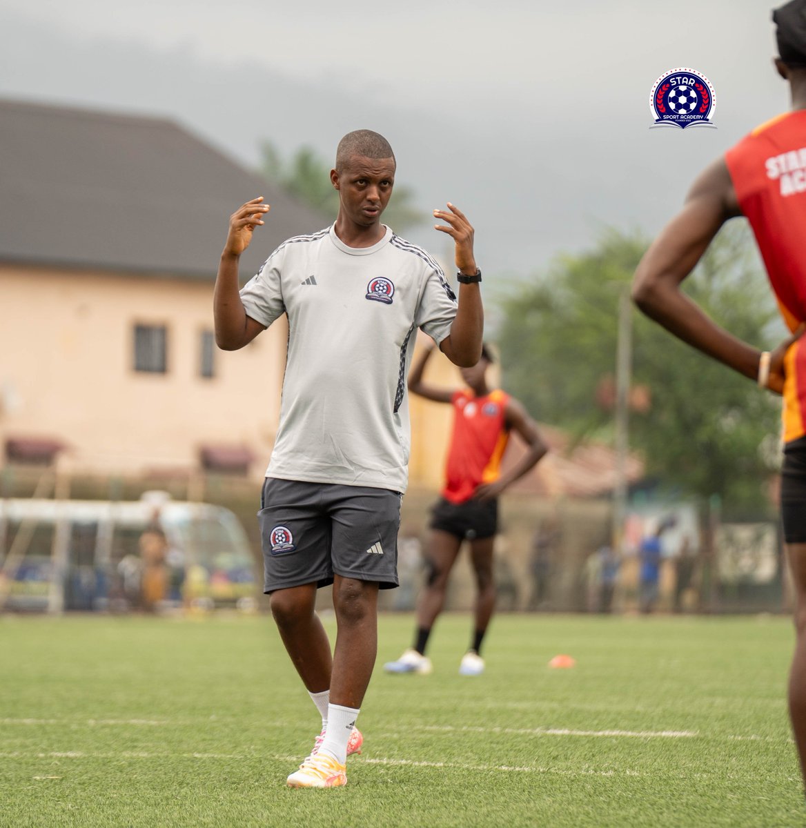 StarSport232's tweet photo. All hands on deck - the spirit is high as we continue groundwork!

#StarSportAcademy #VictoryThroughExcellence #TrainingCamp #Kenema #SierraLeone https://t.co/GeHYfVT795