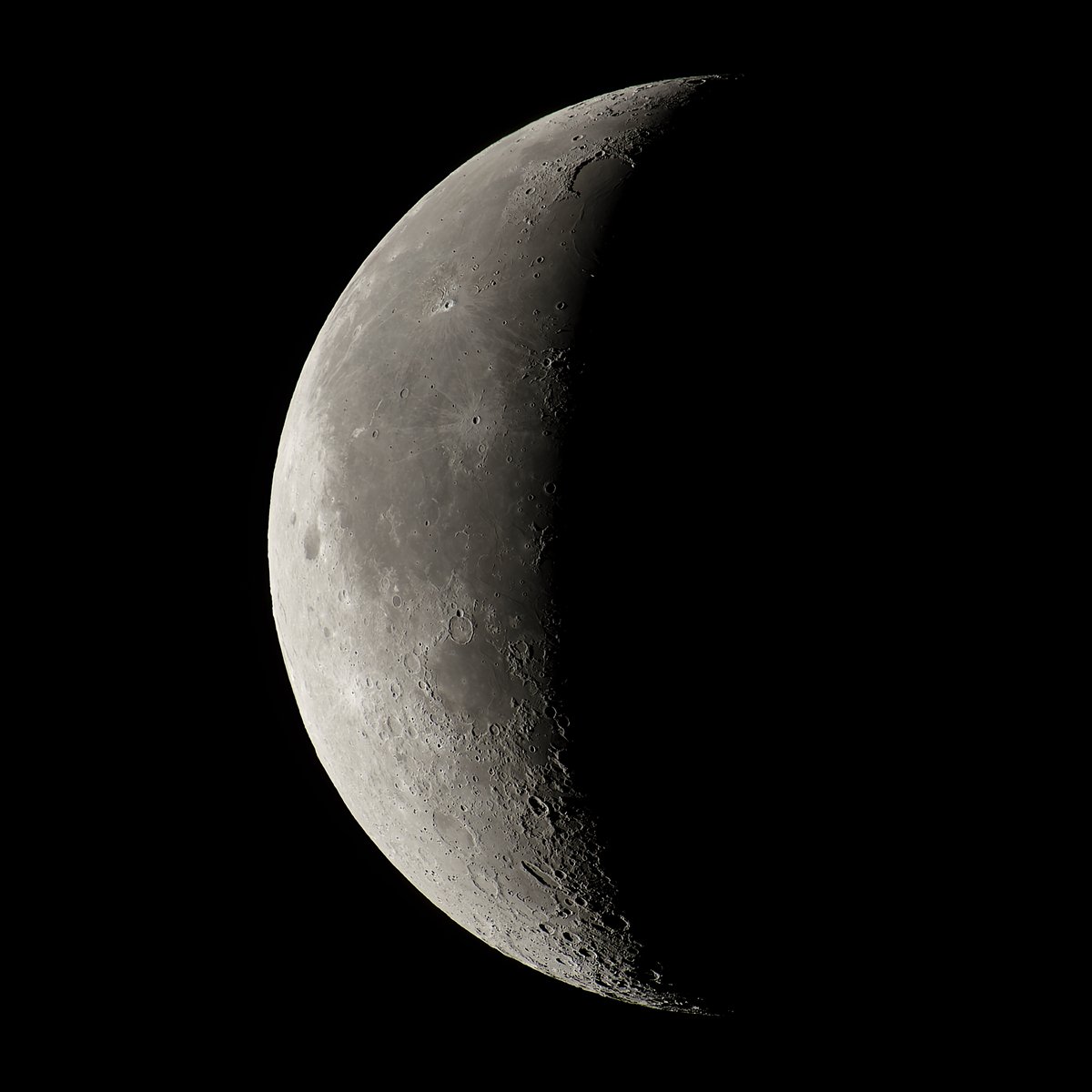 moonsystem's tweet photo. 2026-08-08 04:12 #旧暦六月二十五日 #Moondays https://t.co/s20dNKr7Nr