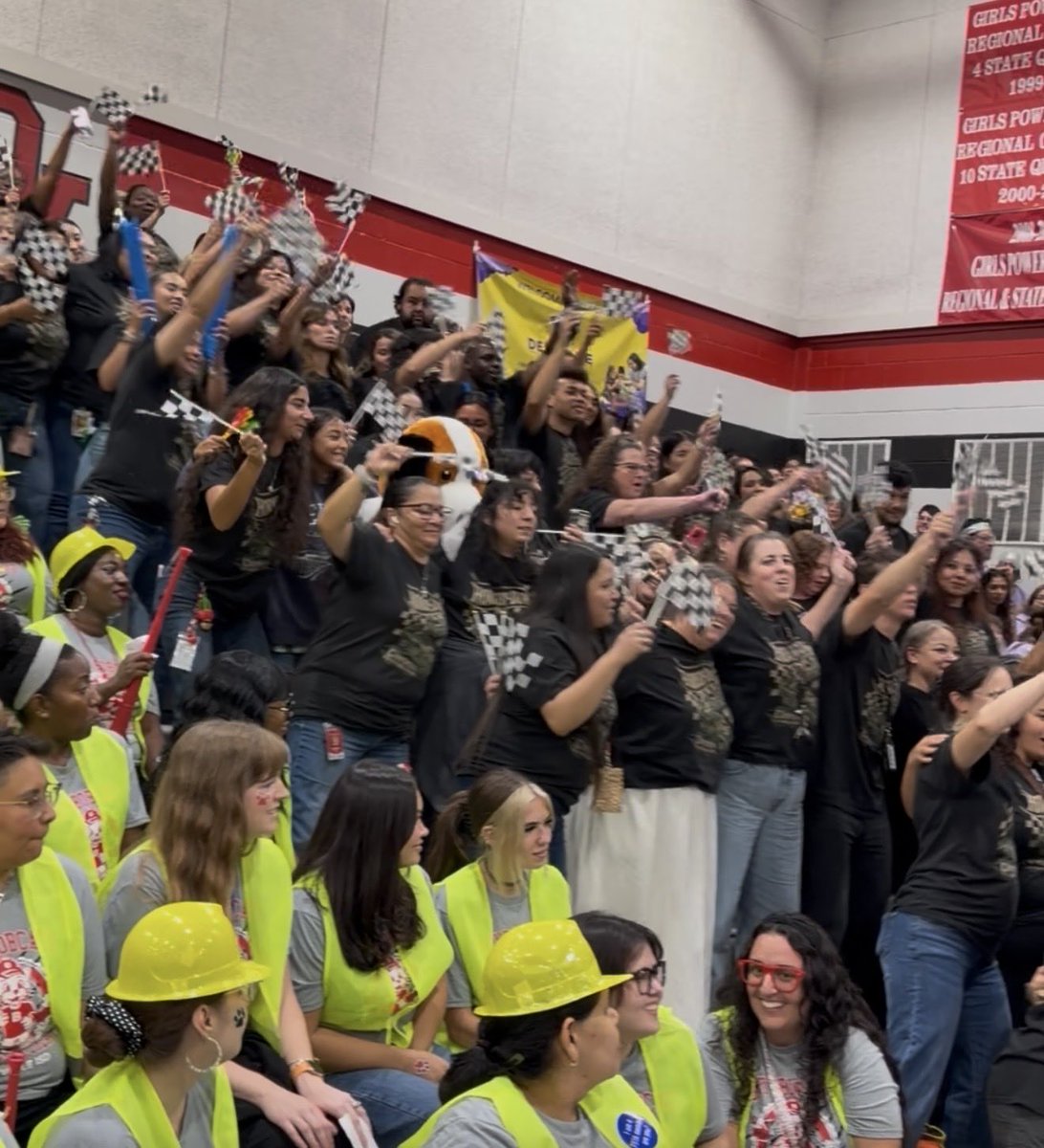 Equitable_Edu's tweet photo. Ready. Connect. Fly. ❤️🤍🖤

What a morning at Convocation! Nearly 2,000 @DelValleISD team members brought the energy to launch 2026–2027.

Huge thanks to @DrMattGutierrez for inspiring us to keep students at the center of all we do. Let’s fly! 

#ReadyConnectFly #TeamDVISD https://t.co/1HquDN80zl