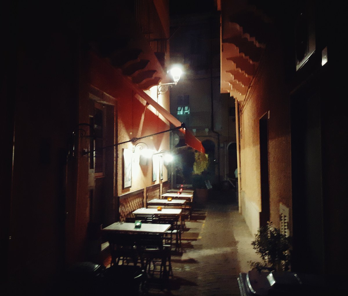 Devi_Fede's tweet photo. Gone

🤳💡🍹🍻🏘🌌 https://t.co/Puho6RyRQk