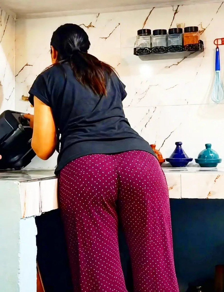 Rk69T's tweet photo. My sister 🥵
#sister https://t.co/QW65h8MJI1
