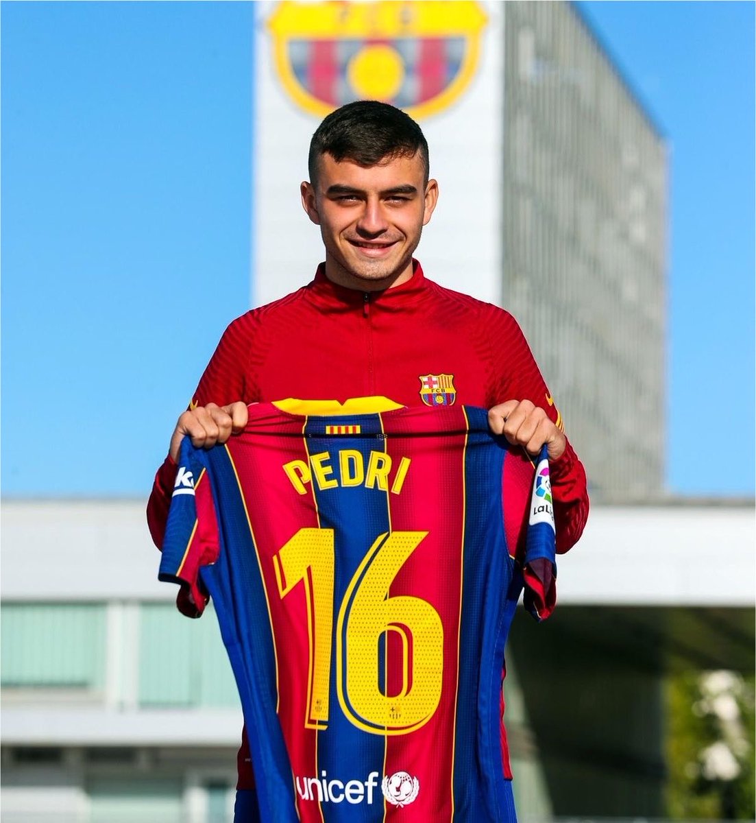 Tobs_fc's tweet photo. Started as number 16, moved to number 8 then become Barcelona’s first choice captain. 

Welcome back Andres Iniesta. 🌟 https://t.co/qT8EDAb88J