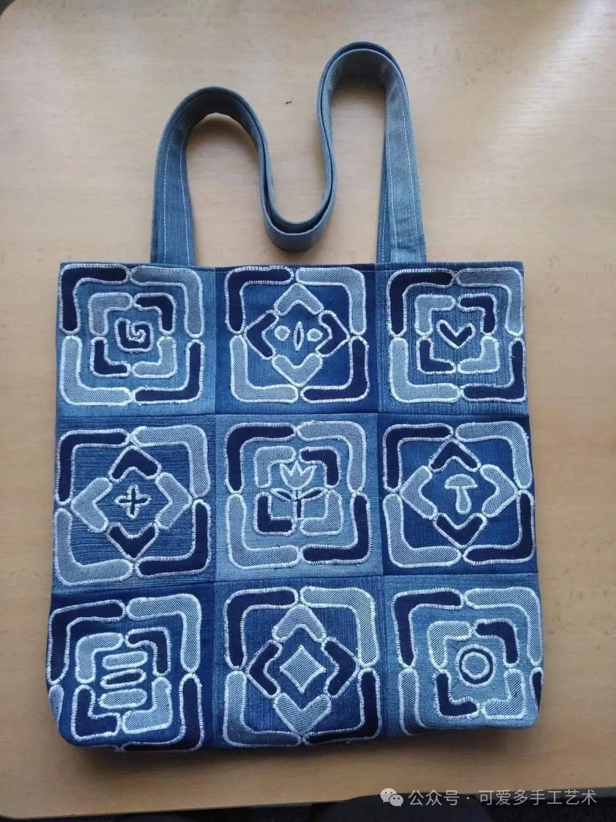 SofiCosta10's tweet photo. Upcycled denim pouch DIY! Cut old jeans + add fabric scraps u0026 a stitch—10 mins, zero waste, cute for keys/cards  #DIYCrafts https://t.co/7g2FWGWQ3y