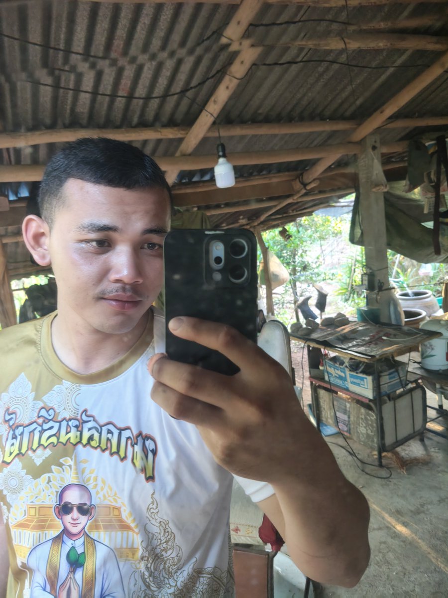 Ppp83030's tweet photo. ไม่หล่อสดุดตา แต่วาจาสุด🦶🏽😂
#ชุมแพ
#โสด https://t.co/pi0qSU1VQ6