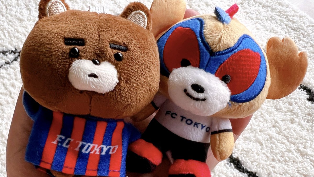 fumitokyo0728's tweet photo. おはようございます☀
東京優勝🏆🔵🔴
今シーズンは超最高の年にするぞ💪
#fctokyo https://t.co/S0RaYwoiiT