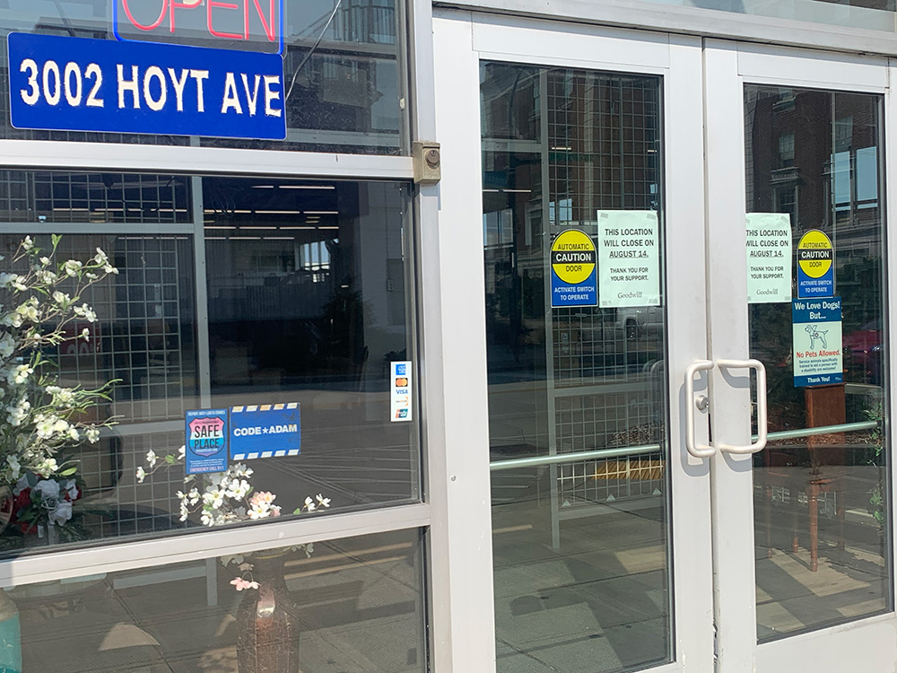 MyEverettNews's tweet photo. Downtown Everett Goodwill Shutting Down: https://t.co/xdCdNg3VxJ #goodwill #everett #thriftstore https://t.co/fS3qWBxkQh