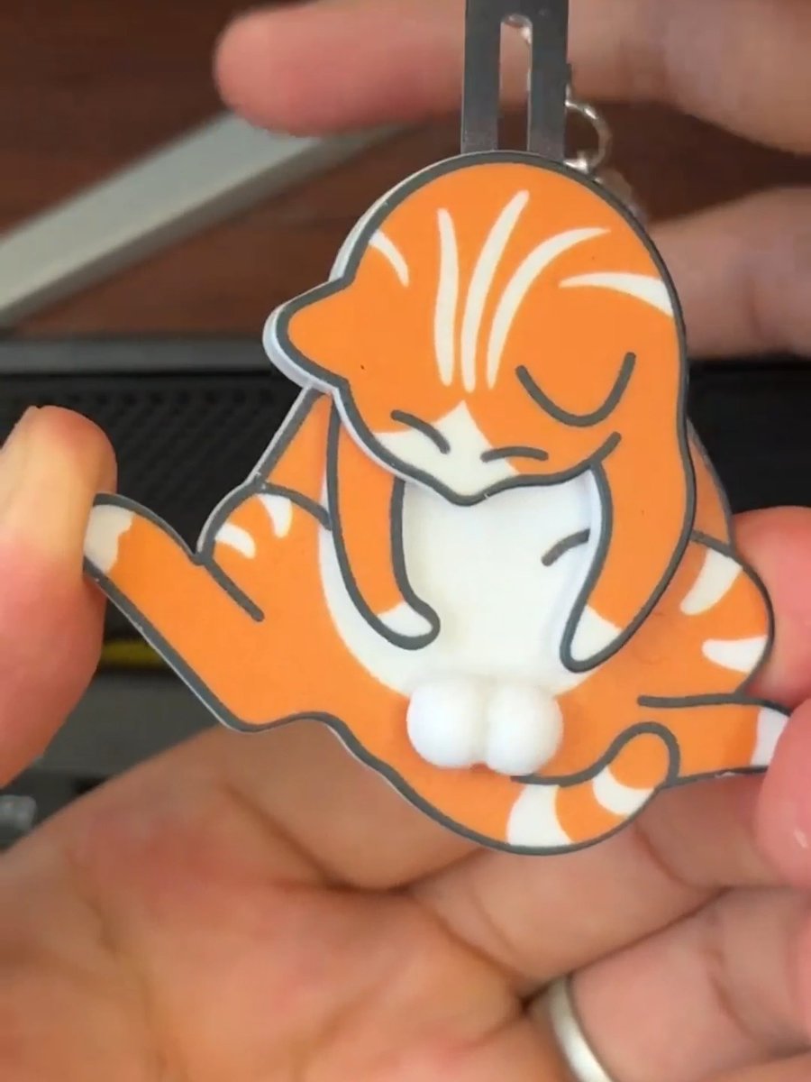 DennisA26's tweet photo. Just finished a cute fabric cat keychain! Soft, quirky, and perfect for gifting or keeping as a little daily companion. Handmade love hits different https://t.co/6tKbrZZJnw