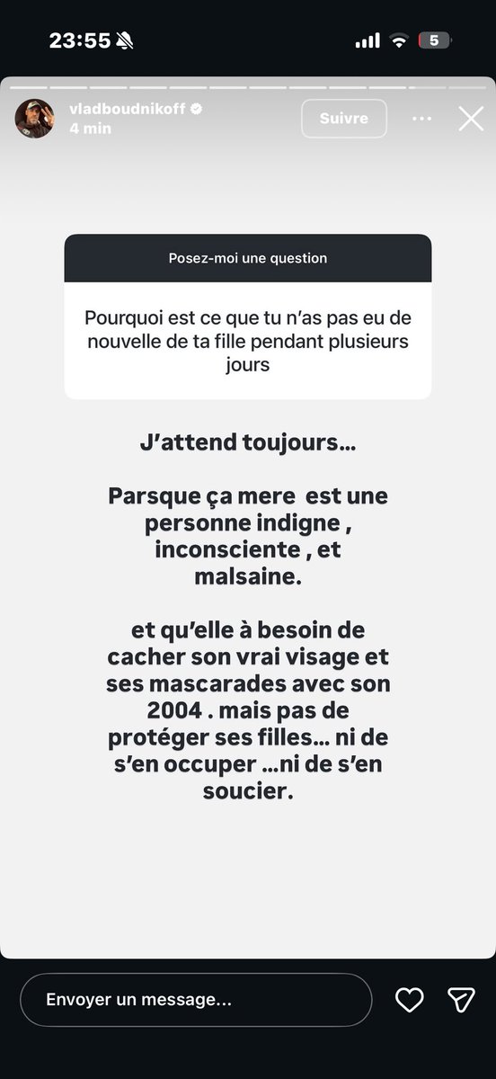 SelenaSephora's tweet photo. Il s’est posé la question tout seul https://t.co/ZxHynzY4IN