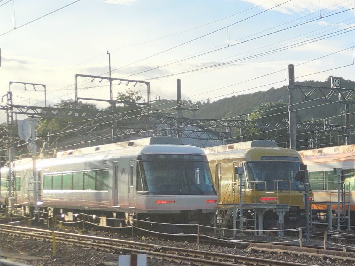 shima_SV03's tweet photo. 早起きしたんで、散歩がてら六田車庫へ。
　
#奈良県
#大淀町
#近鉄 https://t.co/CZBrEP2PgG
