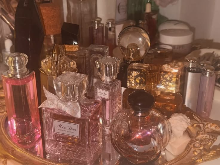 deamondwings's tweet photo. 60 kg 
A new perfume https://t.co/0v1IoEUdLy