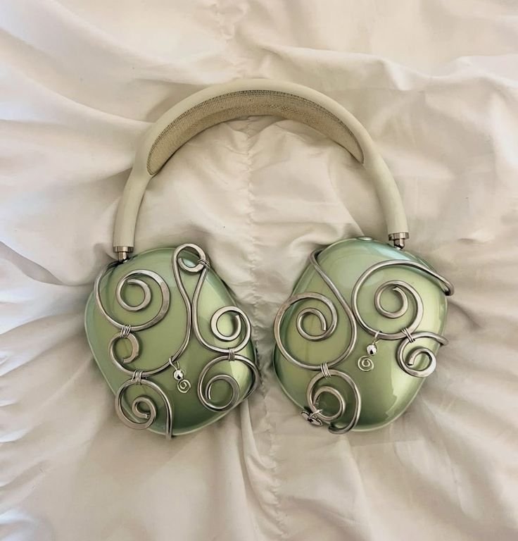 deamondwings's tweet photo. 56 kg 
Headphone https://t.co/AAaDUvaPyx