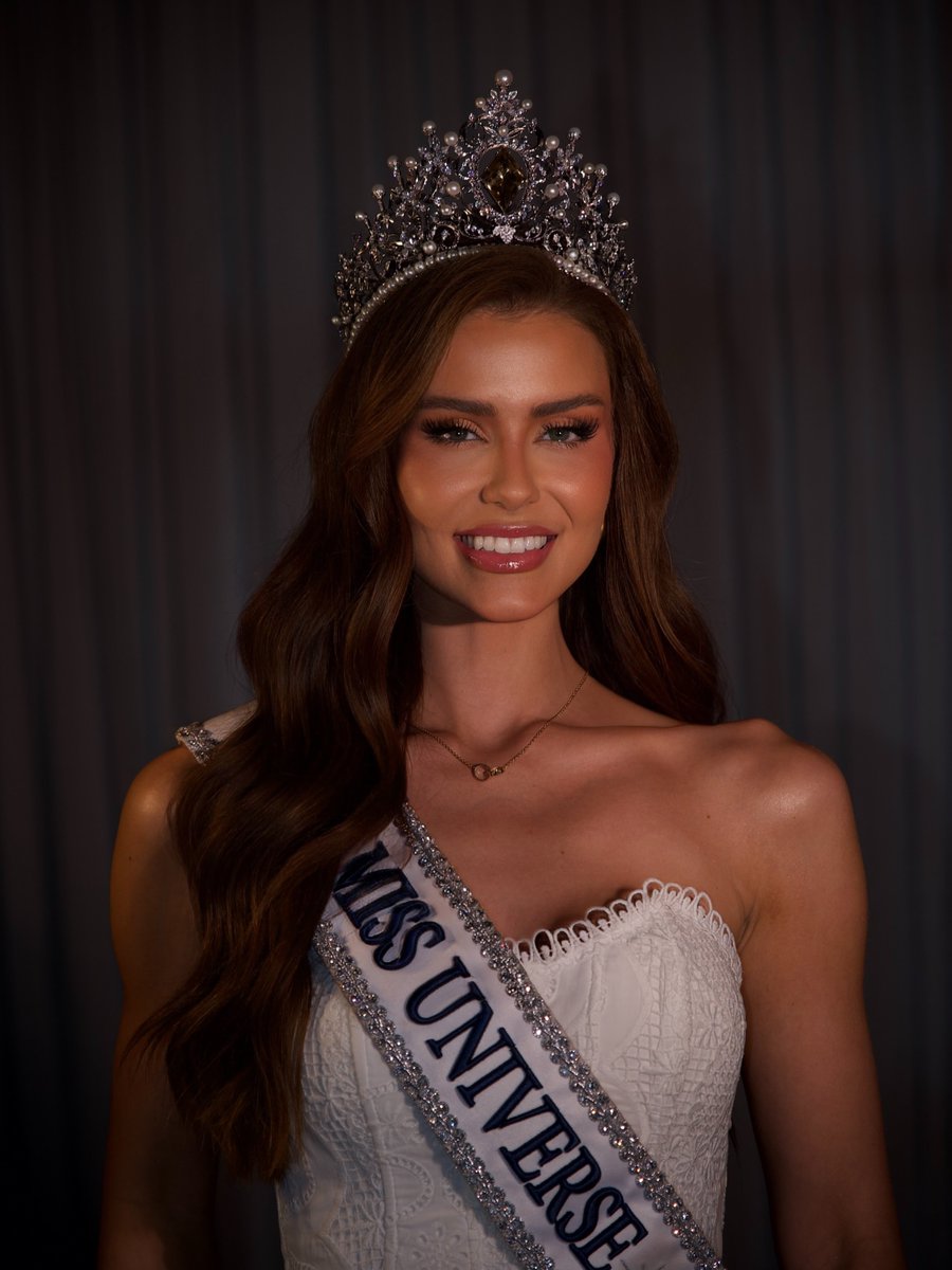 ZarMisses's tweet photo. Brasil rumbo a Miss Universo 2026 con Marcella Kozinski 🇧🇷 #MissBrazil #MissBrasil #BeautyPageants #MissUniverse https://t.co/rqY8bKfjuW