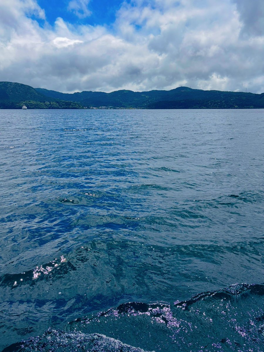 npk1218's tweet photo. 箱根旅行いきました！
風景が綺麗で割と涼しかった♩ https://t.co/40XJJc0Oo6
