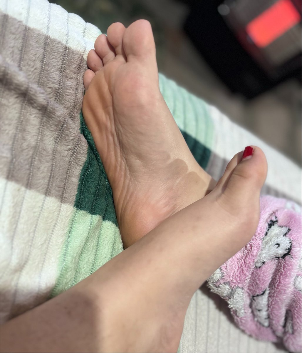 ObeyLucier's tweet photo. @FeetFinder https://t.co/zbawlh5Eoe