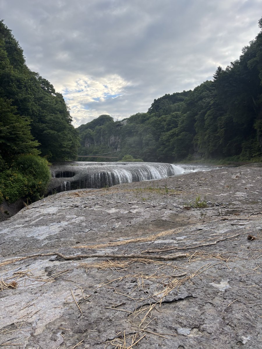 yamatensyu's tweet photo. お知り合いがナイアガラの滝見に行かれたので、悔しくて東洋のナイアガラ見に来た。 https://t.co/2nLQK6IqPk
