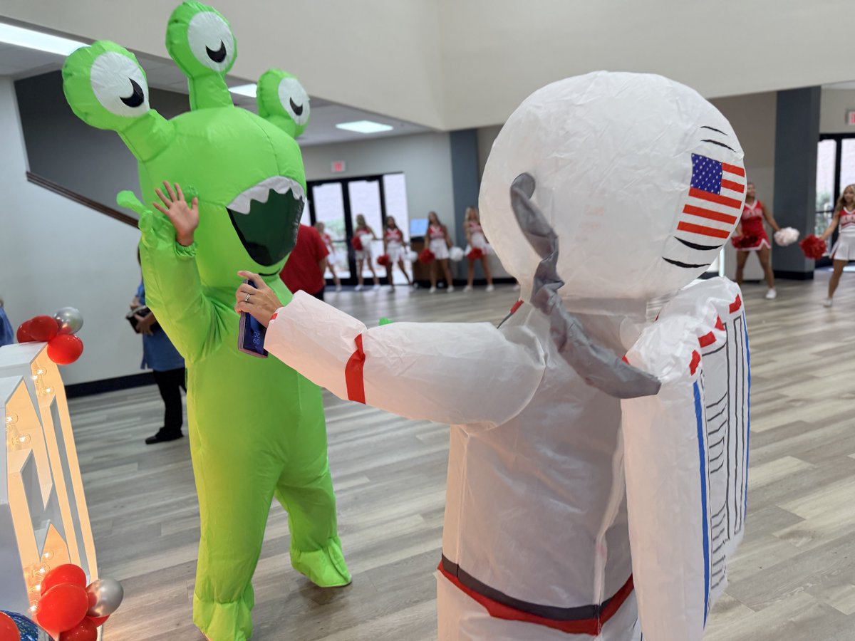 SplendoraISD's tweet photo. Our Splendora ISD family came together for an incredible Convocation as we prepare to launch into a new school year filled with purpose, passion, and excellence.
From celebrating our amazing staff to setting our sights on what’s ahead, one thing is clear: we’re ready for liftoff! https://t.co/zIgLkCTgFV