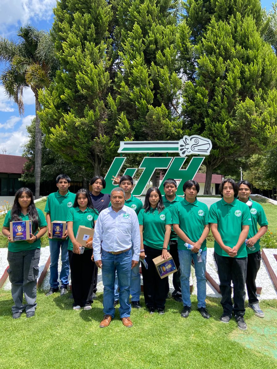 STEM_UTYP's tweet photo. 💜La Universidad Tecnológica de Huejotzingo recibió a estudiantes de la Universidad Tecnológica de la Región Norte de Guerrero, en una visita académica.
Desde el Consejo Nacional STEM, seguimos fortaleciendo la colaboración entre instituciones de educación superior.  #STEMUTyP https://t.co/qaQamFpKfB