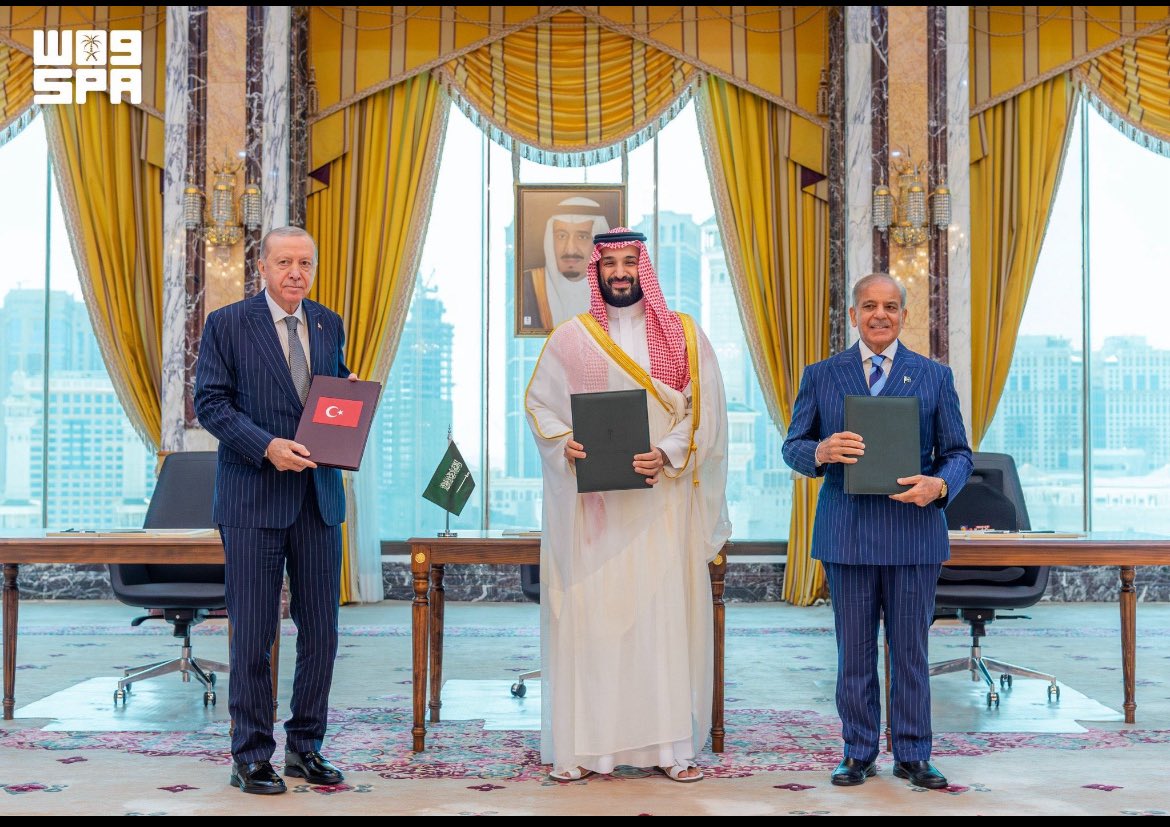 Alnwaef1's tweet photo. اللهم احفظ ولي العهد الأمير محمد بن سلمان، وأيده بالتوفيق والسداد، وبارك في عمره. https://t.co/I93iv5yNYj