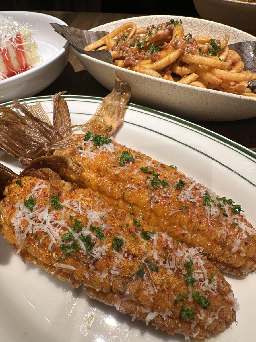 silvertounge123's tweet photo. Craving bold flavors tonight Dive into Mexican chiles rellenos—stuffed with melted Oaxaca cheese, smothered in smoky red sauce, and paired with crispy plantains. Pure comfort with a spicy kick!， https://t.co/4xAz5vakzx