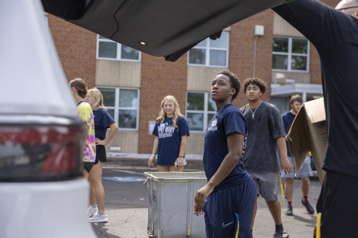 USMSpireWire's tweet photo. USM welcomed fall athletes to campus for the first move-in day of the 2026-2027 school year. We are excited to see so many new and familiar faces returning to the residence halls. View more photos at https://t.co/ox3YB5Z1bO #FirstCityU #FirstCityU #SpireNation https://t.co/TnuZZZ6bjU