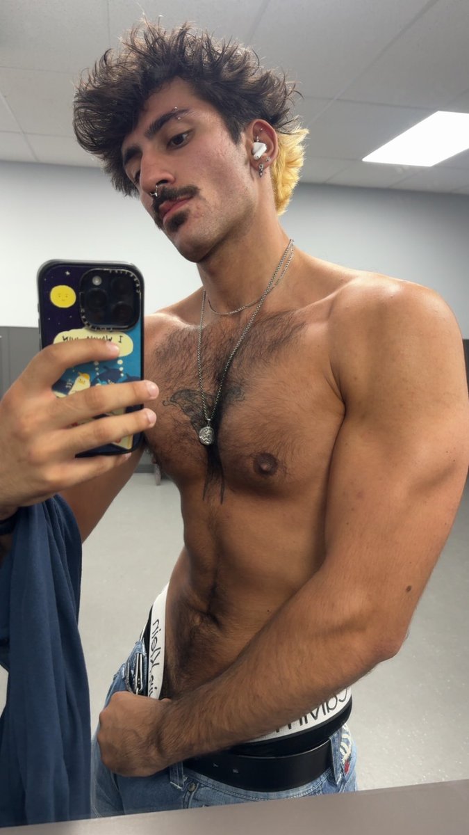 plluutos's tweet photo. Seeing progress in my chest https://t.co/HxdzbxgFrj