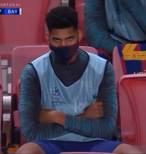FlorianFocus's tweet photo. Araujo, they are laughing at you

PROVE THEM WRONG😈 https://t.co/sRaOZ5s4MB