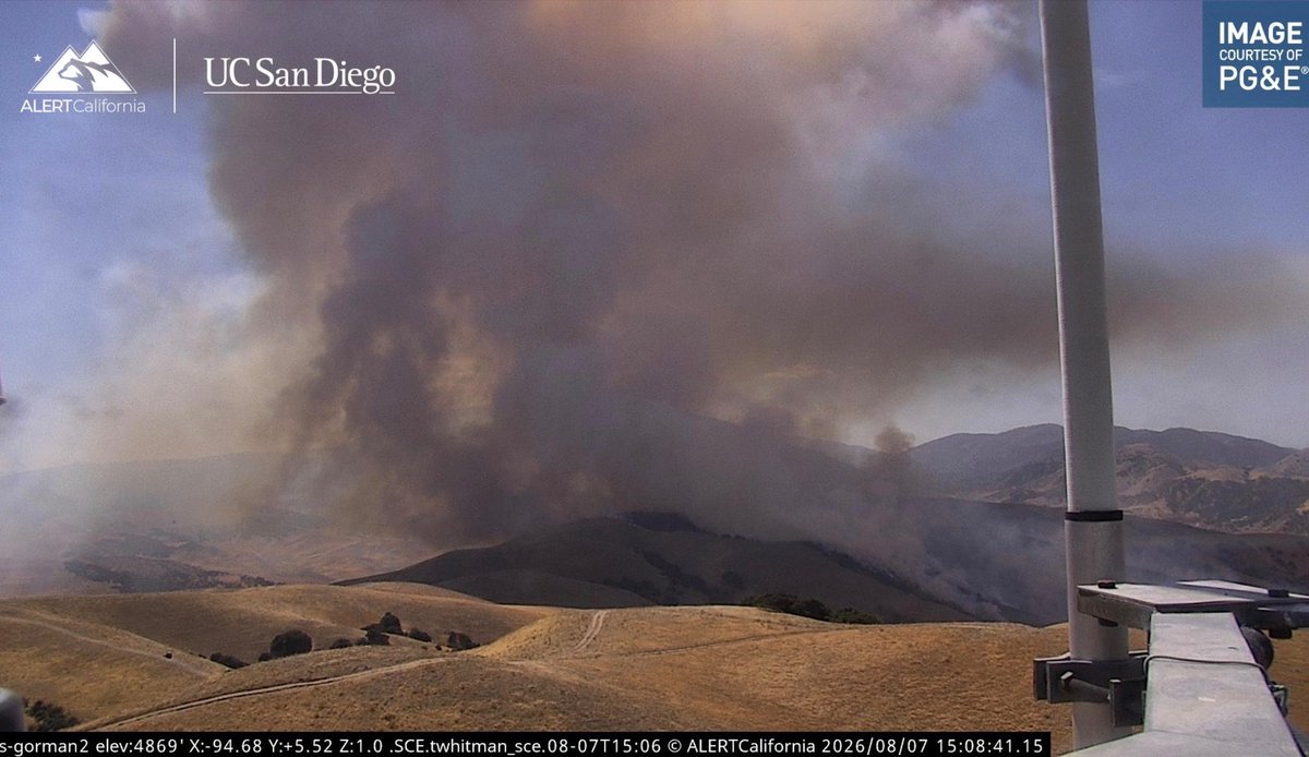 kerncountyfire's tweet photo. #RidgeFire #VegetationFire

📍Gorman, Calif. 

Kern County Fire crews are responding to a fire in Gorman, northeast of I-5 &amp; Gorman School Rd. Fire is approximately 50 acres. We will provide further updates, as needed. https://t.co/XDkZGa3sOx