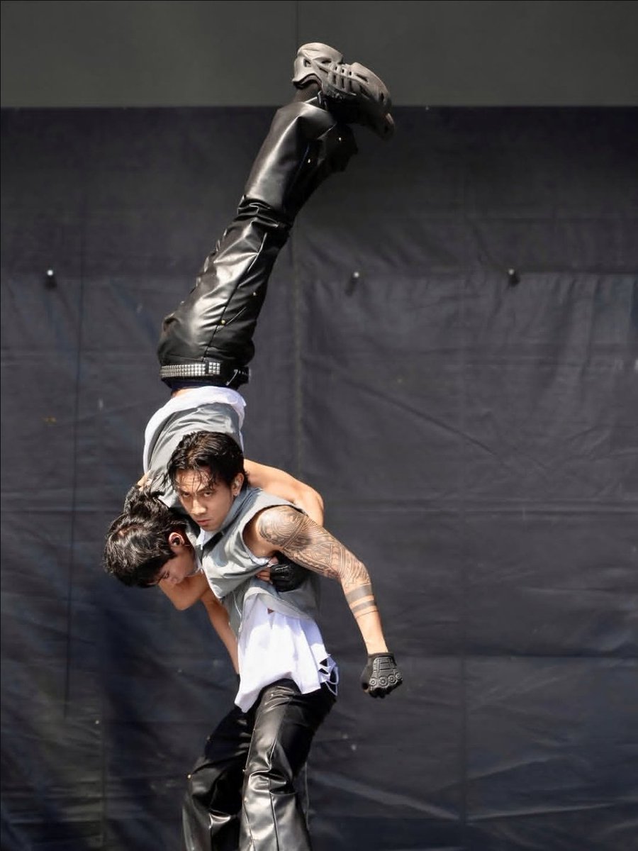 m_is_vip's tweet photo. The @W3__official shots tho!!!!!🔥🔥🔥 Taken by a Chicago based photographer!✨️

📸 ryanbakerink Instagram

Link: https://t.co/thfuYLWMU8

#SB19 @SB19Official 
@lollapalooza https://t.co/SIUyoX9EmA