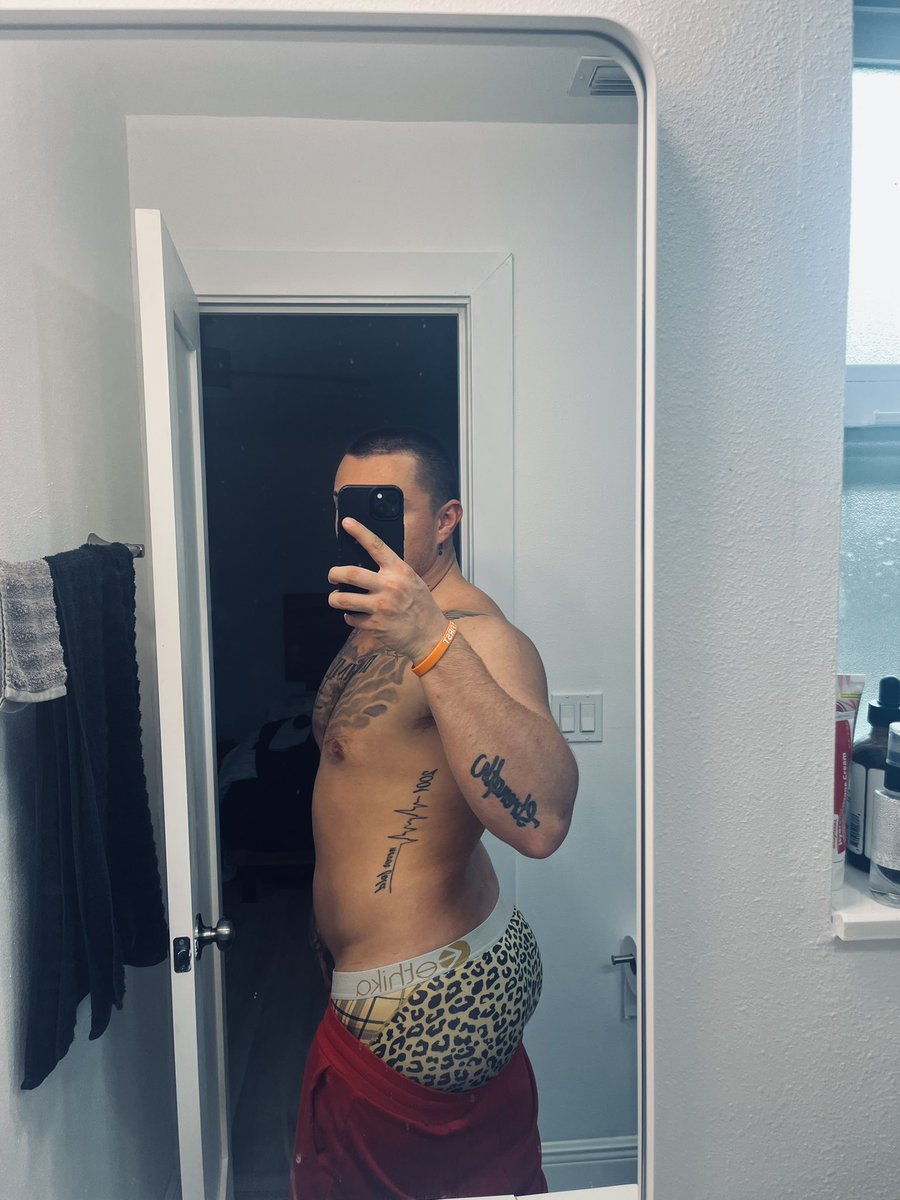 Daddyprodigy2's tweet photo. Teach me baby 
Link in bio😈 #guys #leaks #hot #sexy #body #fitness #booty #twerkin #sex #bbc #fansly https://t.co/FJhUp91gab