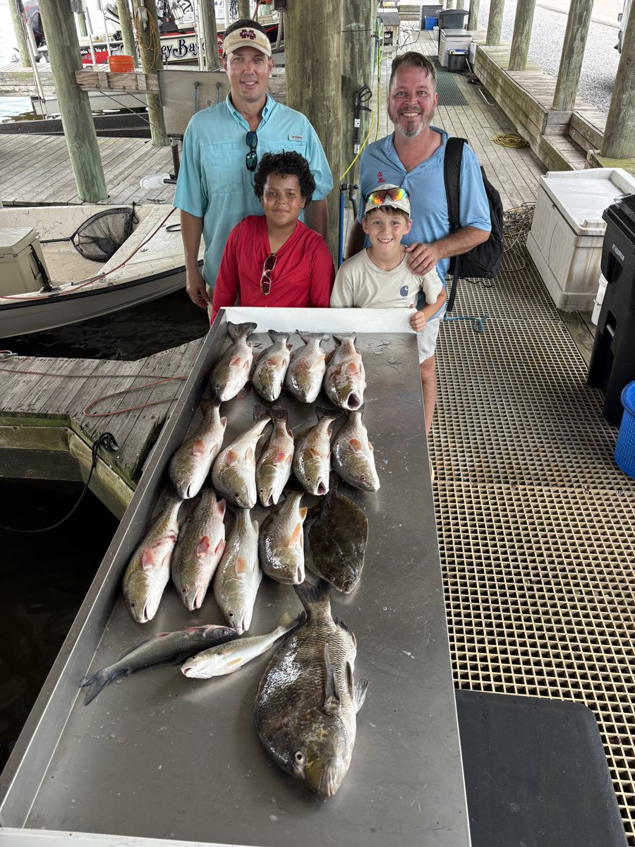 dufrenesguide's tweet photo. Sam Hardin from Mississippi and friends, Joseph, Jude and Daniel fished hard for a good box of fish this am. #MinnKota
#Humminbird
#Raptor
#Solix
#OPTIMAbatteries
#BomberLures #PennFishing #BerkleyFishing
@MinnKota
@humminbird
#MajekBoats
#Spiderwire
#OPTIMABattery https://t.co/n2bobWt2VL