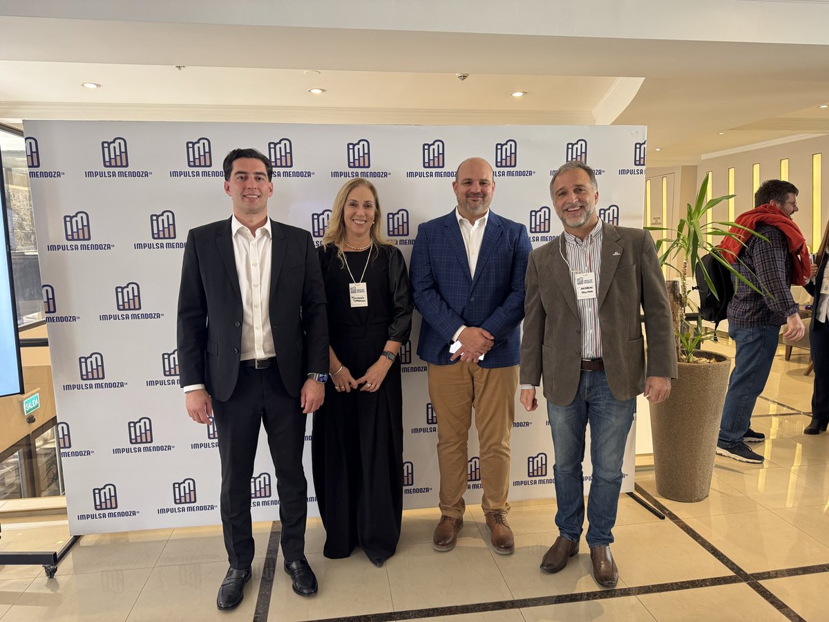 FerSabadin's tweet photo. Impulsa Mendoza presentó su Reporte de Sostenibilidad junto a la Universidad de Mendoza en el 2° Workshop Minería y Sostenibilidad. Además, recibió una distinción por ser parte del Pacto Global de la ONU.
Sostenibilidad, transparencia y trabajo conjunto 🤝
#mineriasostenible https://t.co/HESN2GFsEP