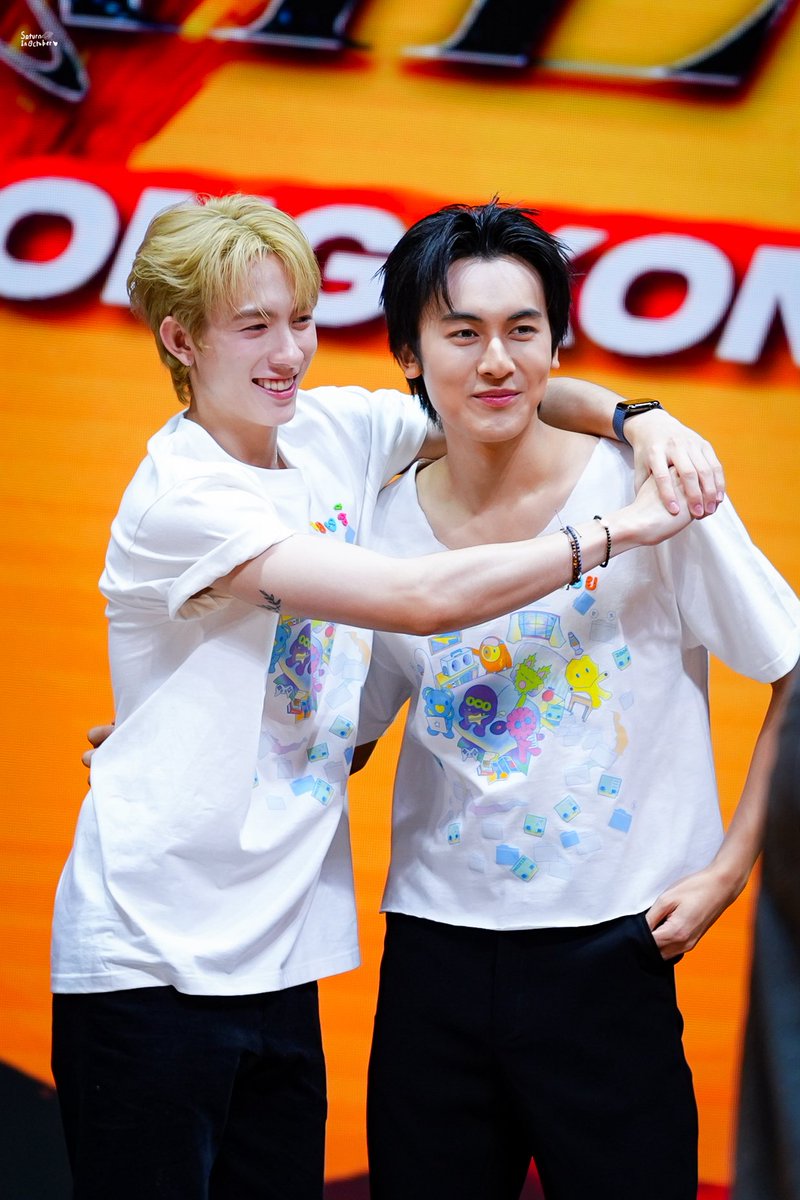 SaturnInOctober's tweet photo. เก็บตกฮ่องกง อั่ยเด็กแกล้งกัน https://t.co/tvX0buyIhs