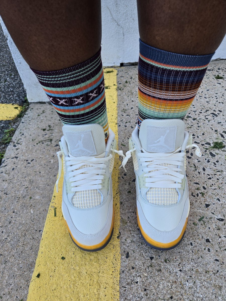 trudyspeaks's tweet photo. 👟: Wmns Air Jordan Retro 4 'Birds of Paradise'
🧦: Stance
.
.
.
#kotd #FireFridays #inmyjs #jordandepot #jumpman23 #airjordanretros #aj4squad #jordan4squad #mjmondays #checksoverstripes #SNKRSKICKCHECK #snkrsliveheatingup https://t.co/xa6asoI8S2