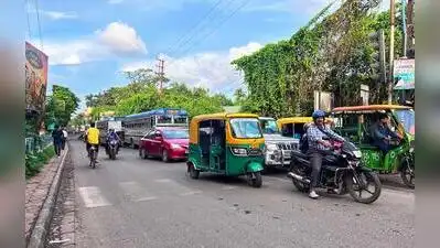 SouvikReports's tweet photo. Garia commuters face another setback as Garia Station Road shuts for three months for pipeline work, disrupting autos, buses and private vehicles.
#Garia 
#Kolkata 
#Traffic https://t.co/3lSzmUwKS1