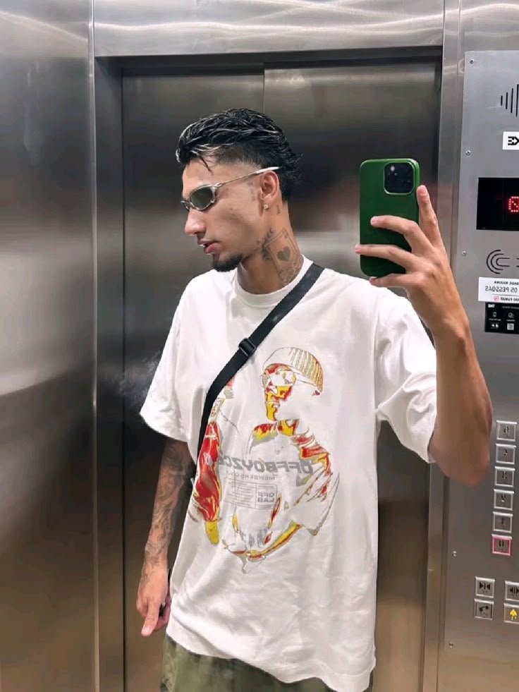 exalooceano_'s tweet photo. Aniversário do melhor amigo que alguém poderia ter!!
Gusta, suq amizade é algo que todo mundo deveria ter o prazer de ter e que bom que eu tenho esse privilégio. 
Você é foda pra caralho amigo, conta comigo pra sempre tá bom, de 2023 pra vida, te amo https://t.co/85pfgst7jN