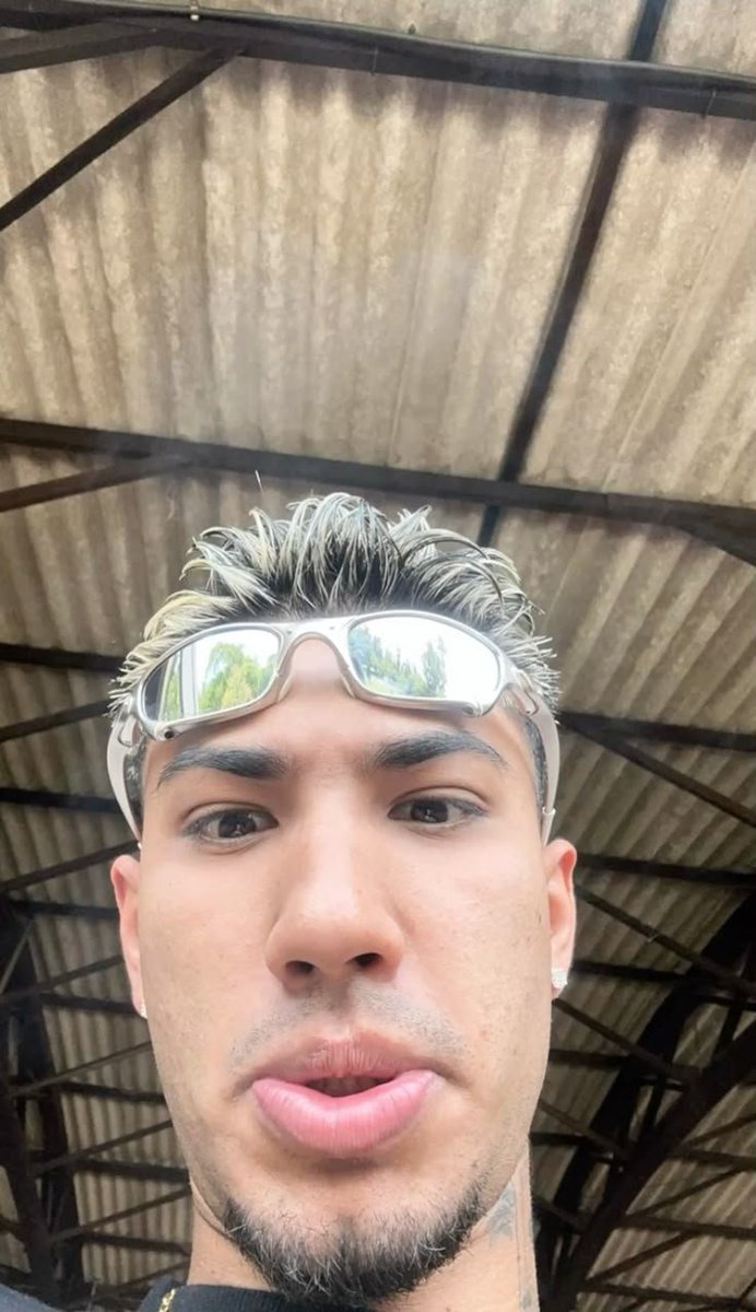 exalooceano_'s tweet photo. Aniversário do melhor amigo que alguém poderia ter!!
Gusta, suq amizade é algo que todo mundo deveria ter o prazer de ter e que bom que eu tenho esse privilégio. 
Você é foda pra caralho amigo, conta comigo pra sempre tá bom, de 2023 pra vida, te amo https://t.co/85pfgst7jN