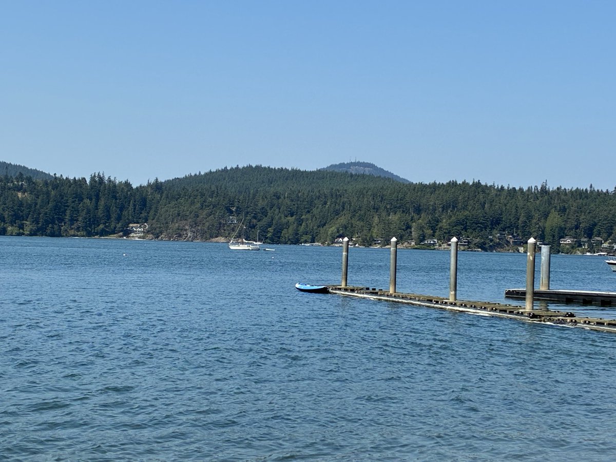 NWmx0119's tweet photo. Another perfect day for crabbing! https://t.co/9RFi0H4HD3